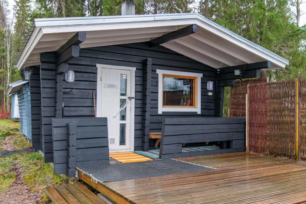 Laehderinne - 2 Bedroom Log Cabin, Private Beach, Wifi & Sauna Holiday home