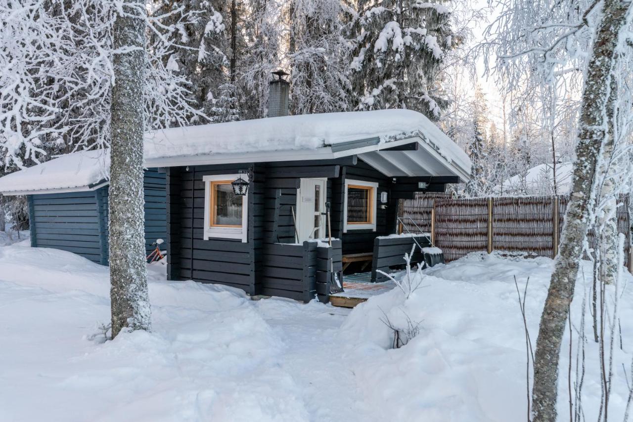 Holiday home Laehderinne - 2 Bedroom Log Cabin, Private Beach, Wifi & Sauna *
