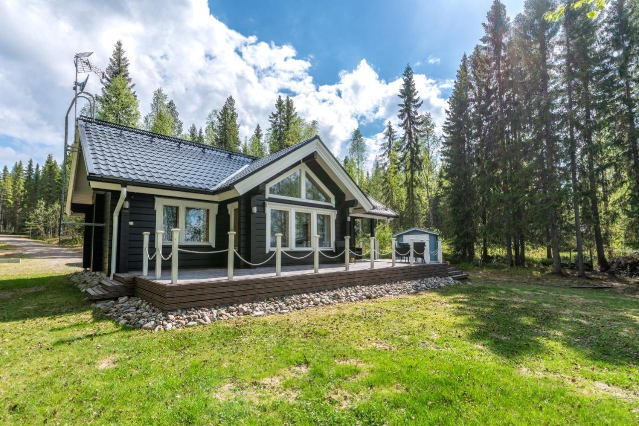 Laehderinne - 2 Bedroom Log Cabin, Private Beach, Wifi & Sauna