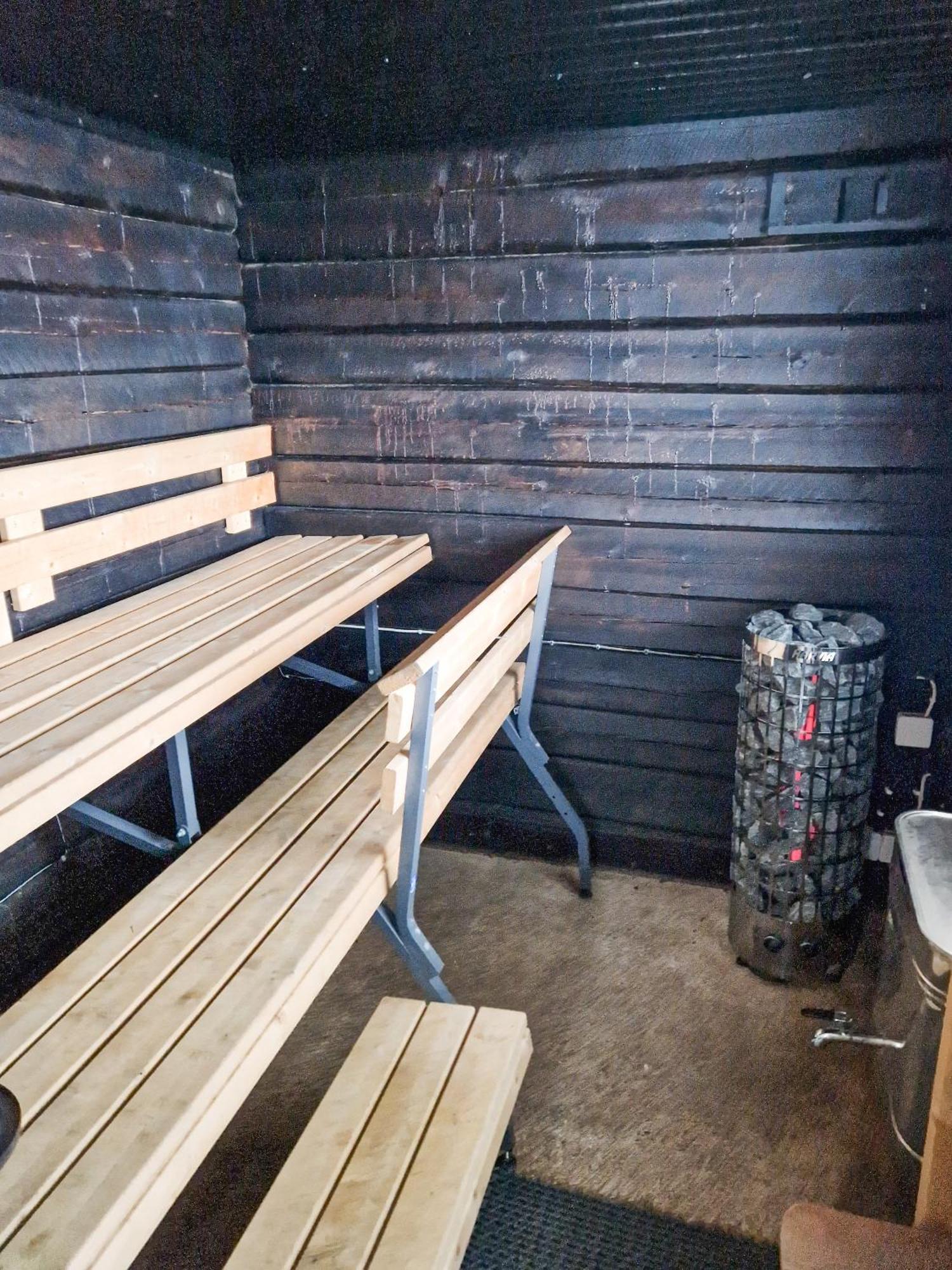 Laehderinne - 2 Bedroom Log Cabin, Private Beach, Wifi & Sauna Holiday home