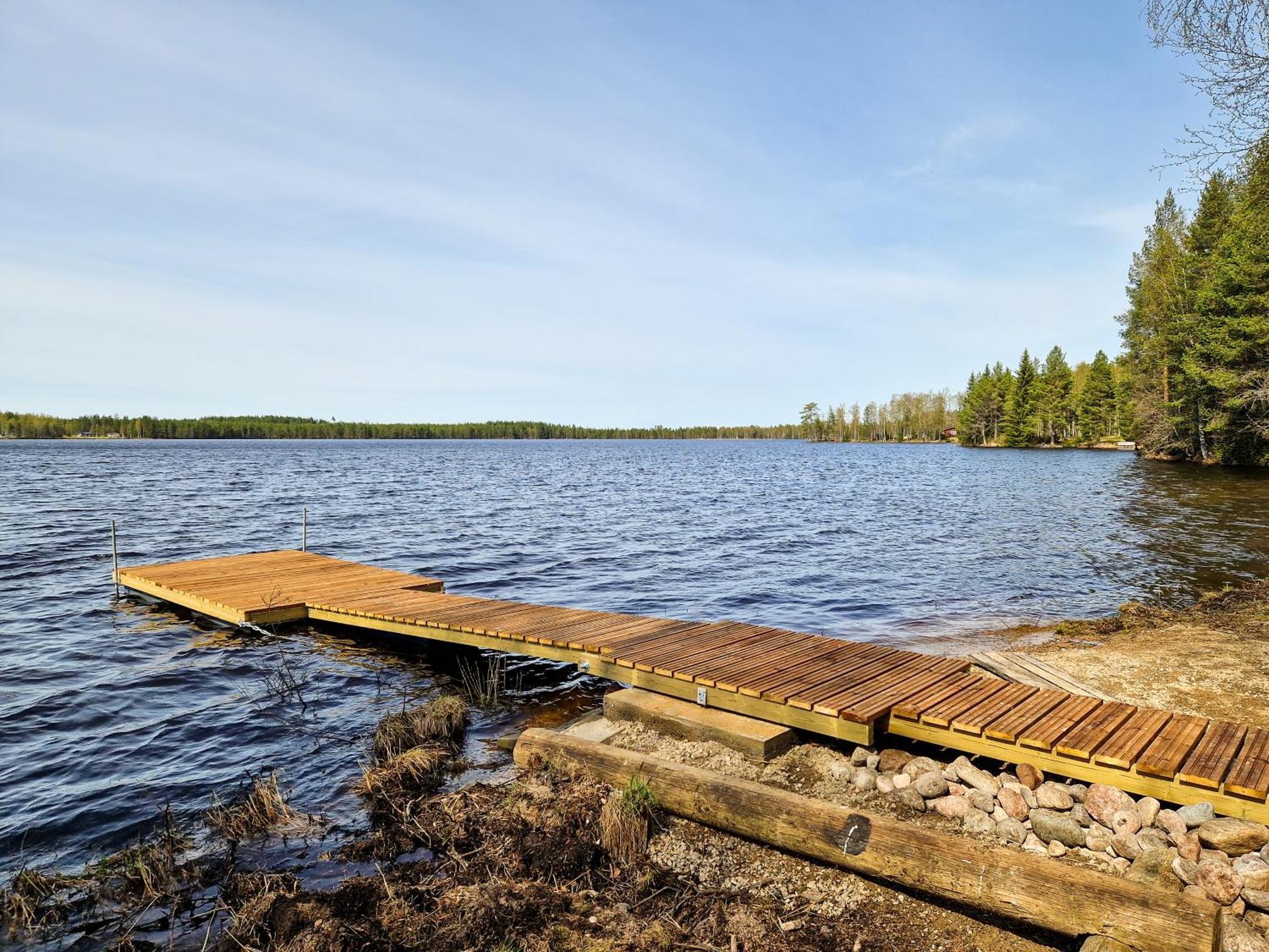 Laehderinne - 2 Bedroom Log Cabin, Private Beach, Wifi & Sauna Holiday home Puolanka