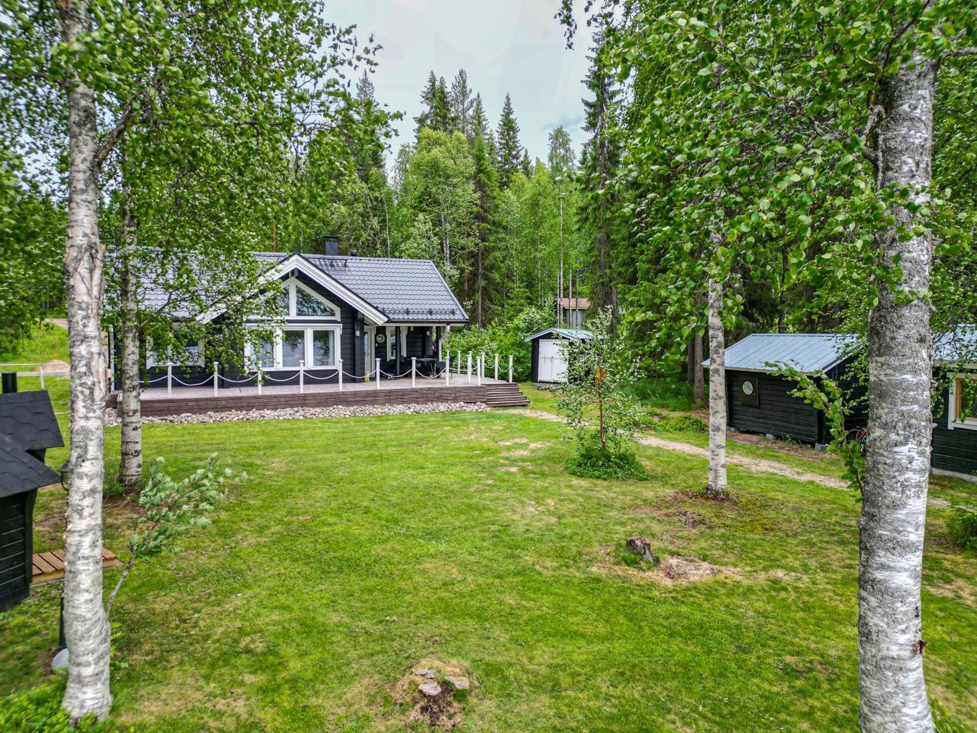 Holiday home Laehderinne - 2 Bedroom Log Cabin, Private Beach, Wifi & Sauna Puolanka