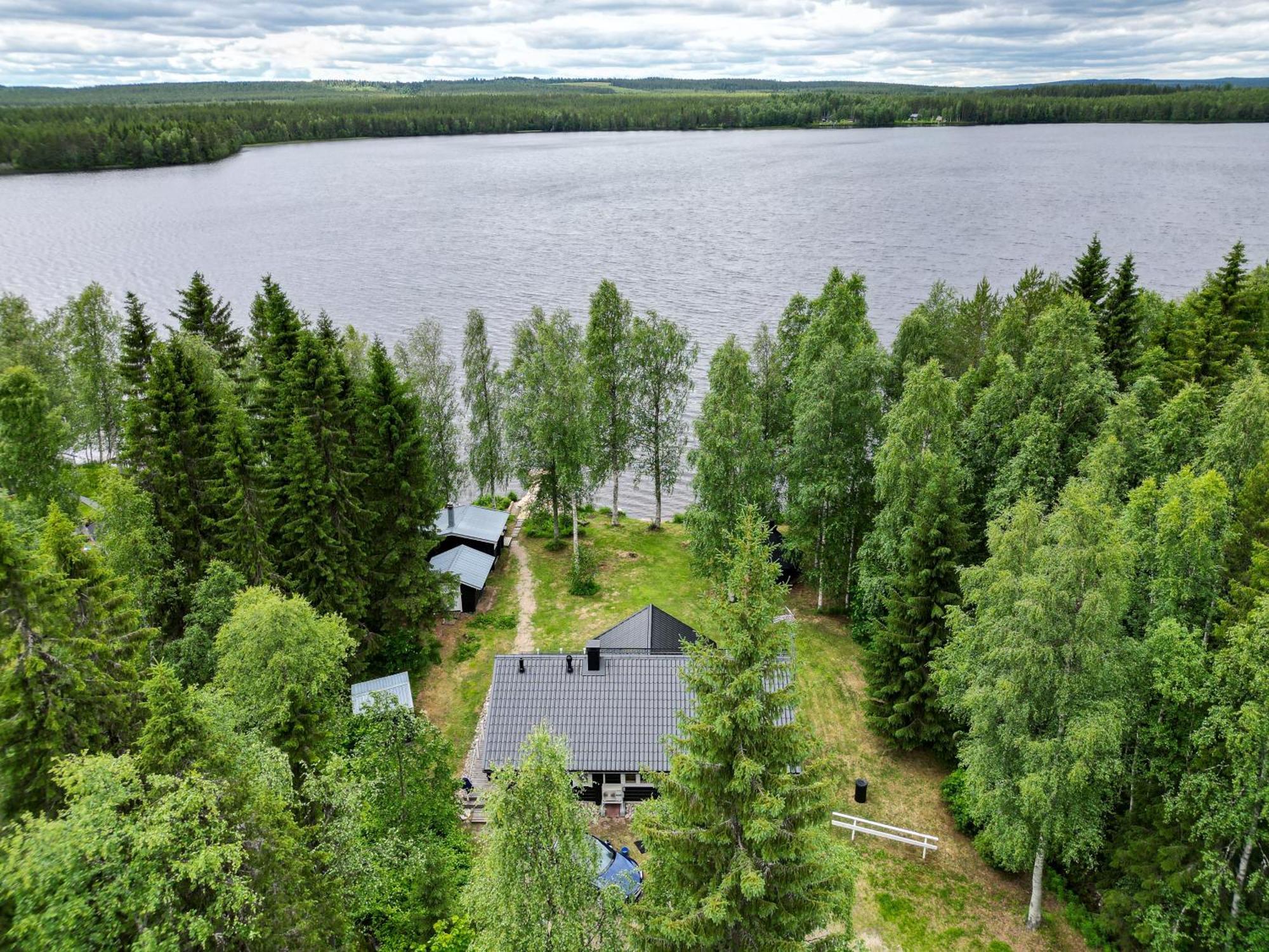Holiday home Laehderinne - 2 Bedroom Log Cabin, Private Beach, Wifi & Sauna