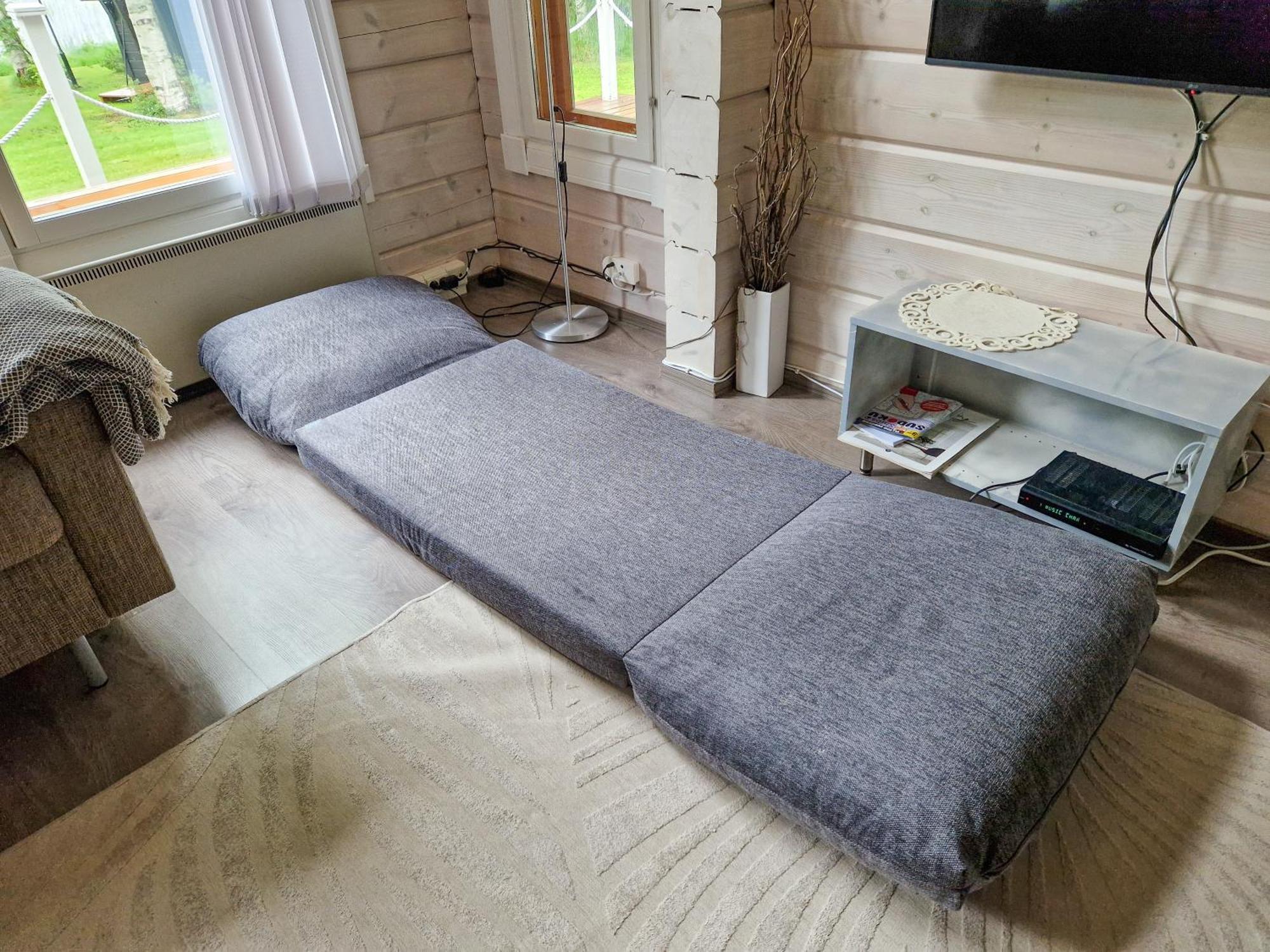 Laehderinne - 2 Bedroom Log Cabin, Private Beach, Wifi & Sauna *