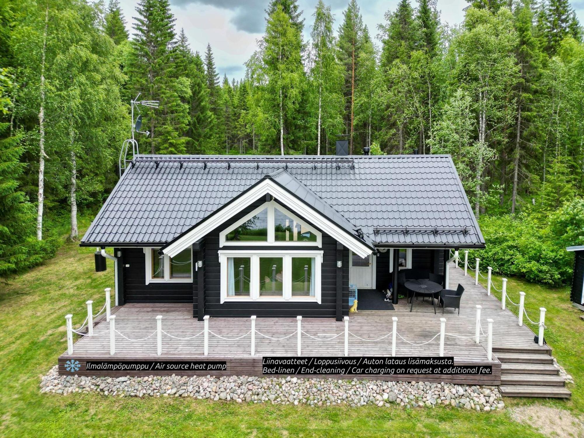 Laehderinne - 2 Bedroom Log Cabin, Private Beach, Wifi & Sauna *